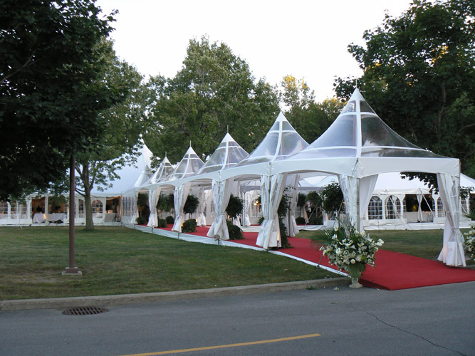 wedding-tent-tented-reception-ceremony-tent-tente-mariage-reception-mariage-sous-la-tente-marquise-ceremony-mariage