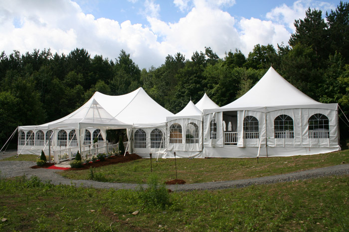 high-peak-frame-tent-marquee-tente-marquise-petit-chapiteau 